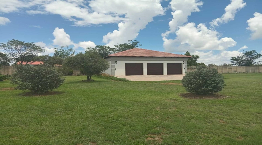 6 Bedroom Property for Sale in Blue Saddle Ranches Gauteng