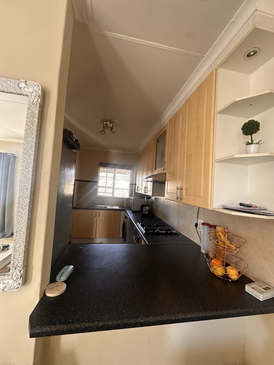 2 Bedroom Property for Sale in Monavoni Gauteng