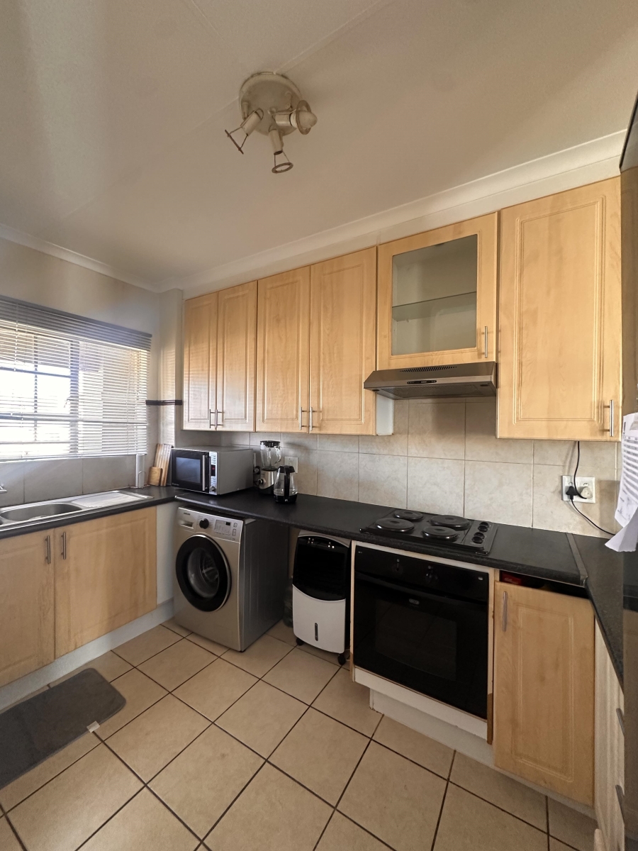 2 Bedroom Property for Sale in Monavoni Gauteng