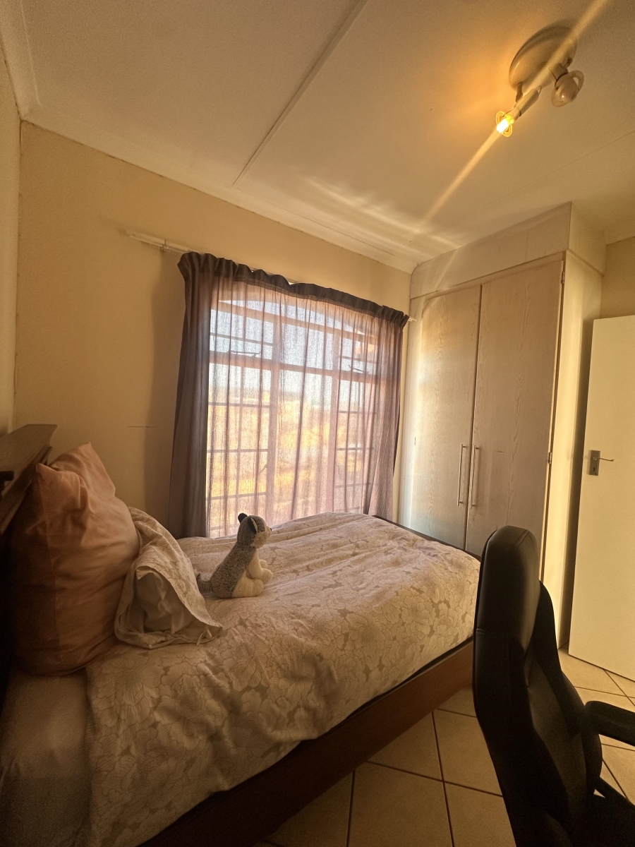 2 Bedroom Property for Sale in Monavoni Gauteng