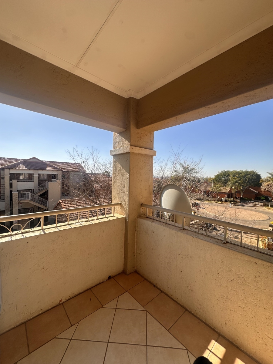 2 Bedroom Property for Sale in Monavoni Gauteng