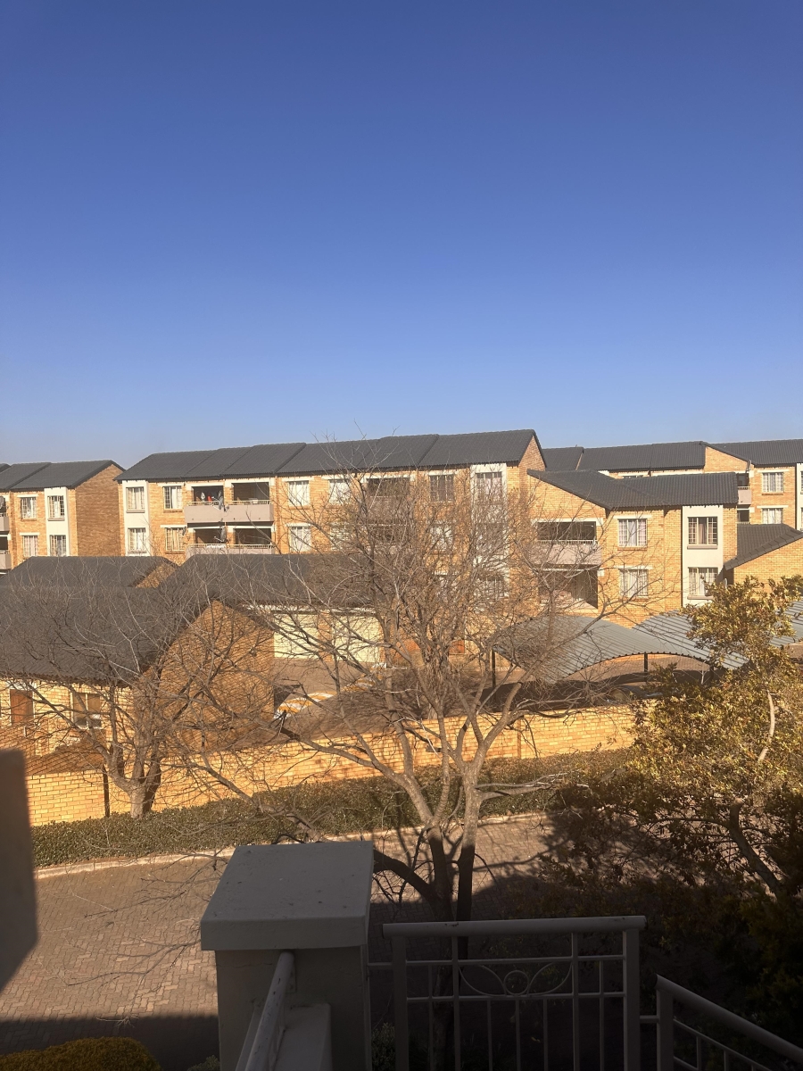 2 Bedroom Property for Sale in Monavoni Gauteng