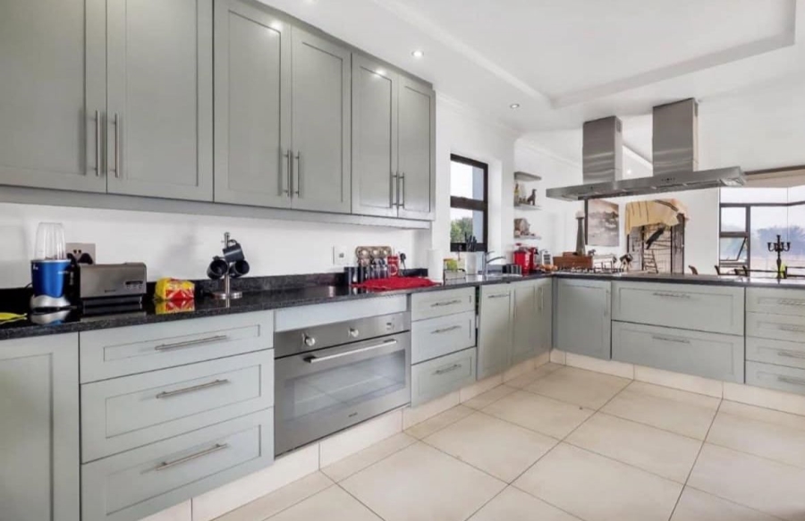 5 Bedroom Property for Sale in Blue Saddle Ranches Gauteng