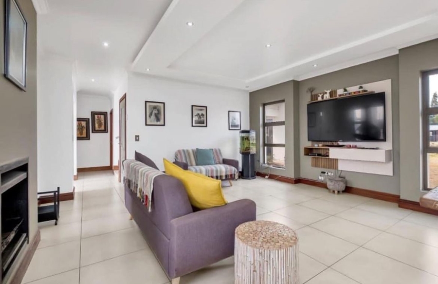 5 Bedroom Property for Sale in Blue Saddle Ranches Gauteng
