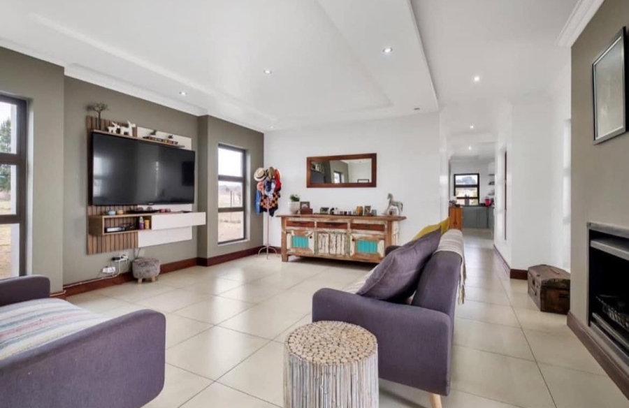 5 Bedroom Property for Sale in Blue Saddle Ranches Gauteng
