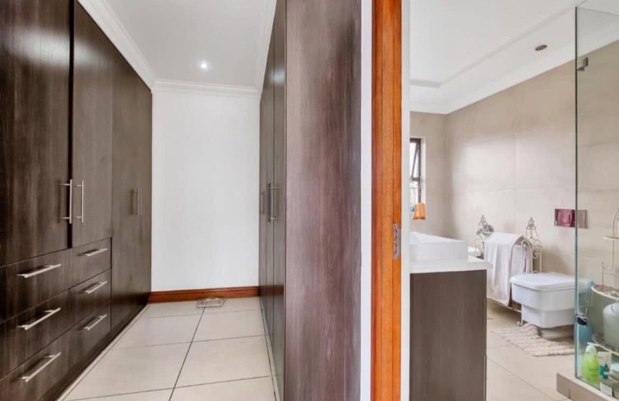 5 Bedroom Property for Sale in Blue Saddle Ranches Gauteng