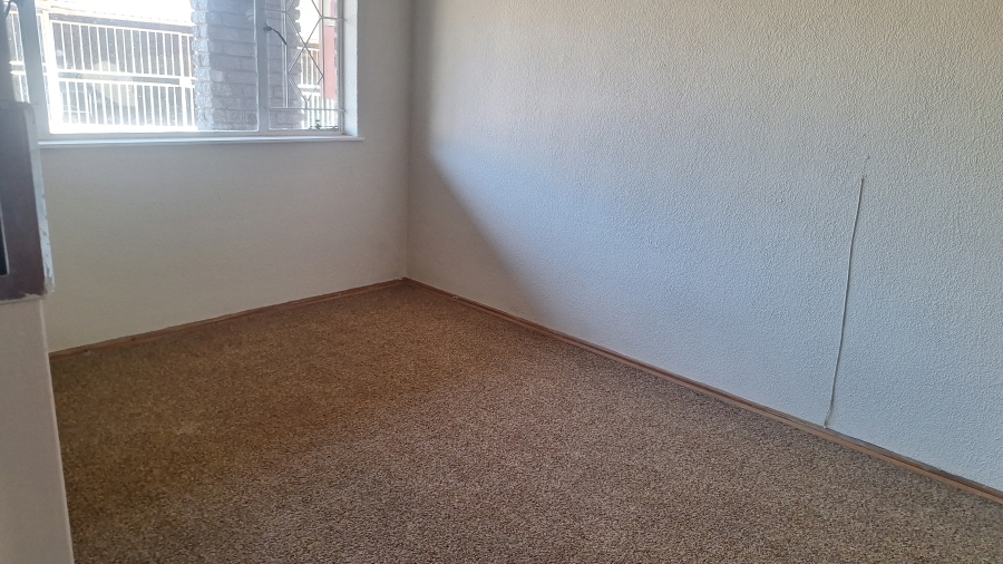 To Let 2 Bedroom Property for Rent in Lewisham Gauteng