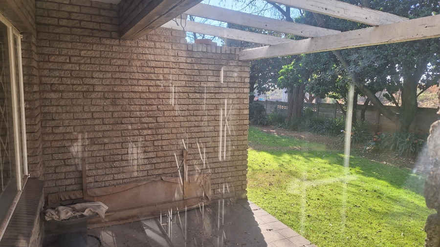 To Let 2 Bedroom Property for Rent in Lewisham Gauteng