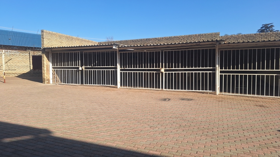 To Let 2 Bedroom Property for Rent in Lewisham Gauteng