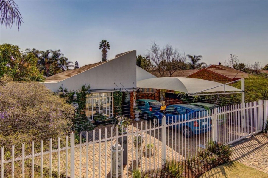 3 Bedroom Property for Sale in Beyers Park Gauteng