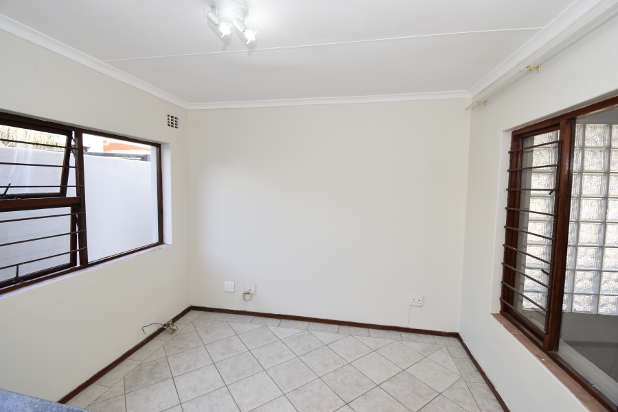 To Let 1 Bedroom Property for Rent in North Riding Gauteng