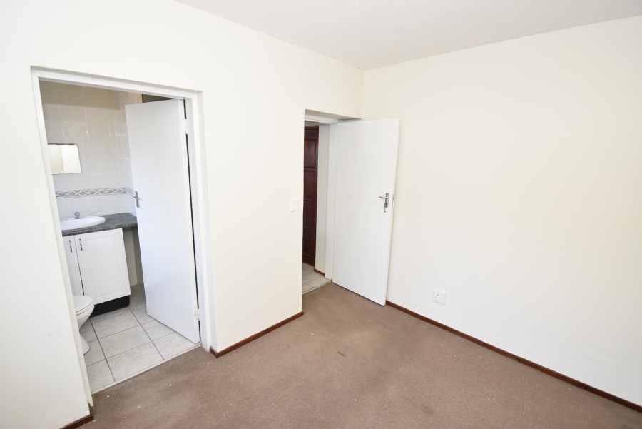 To Let 1 Bedroom Property for Rent in North Riding Gauteng