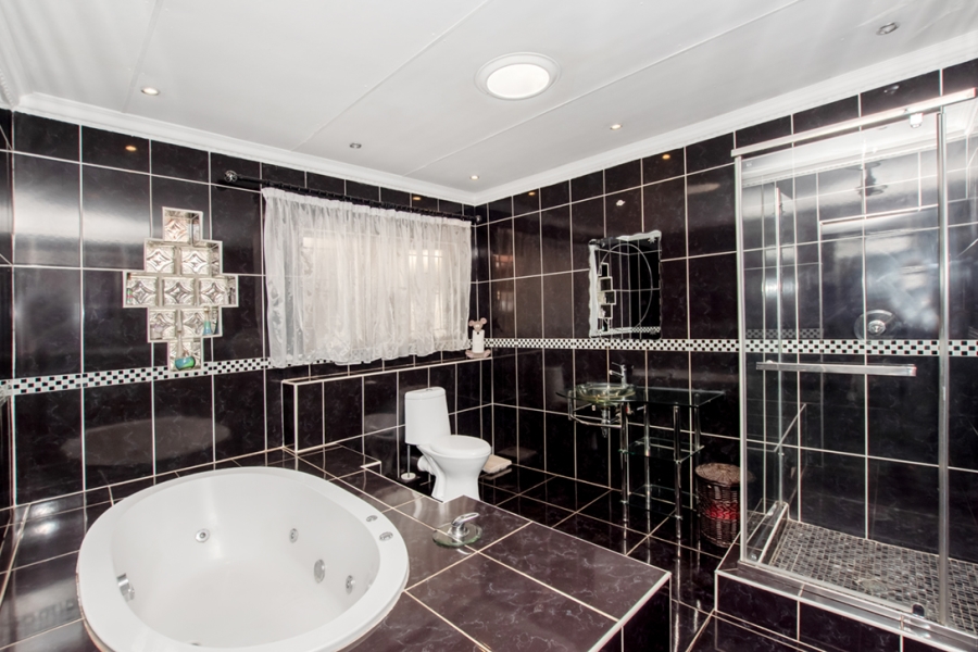 4 Bedroom Property for Sale in Delmore Park Gauteng