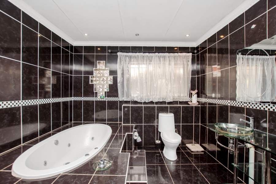 4 Bedroom Property for Sale in Delmore Park Gauteng