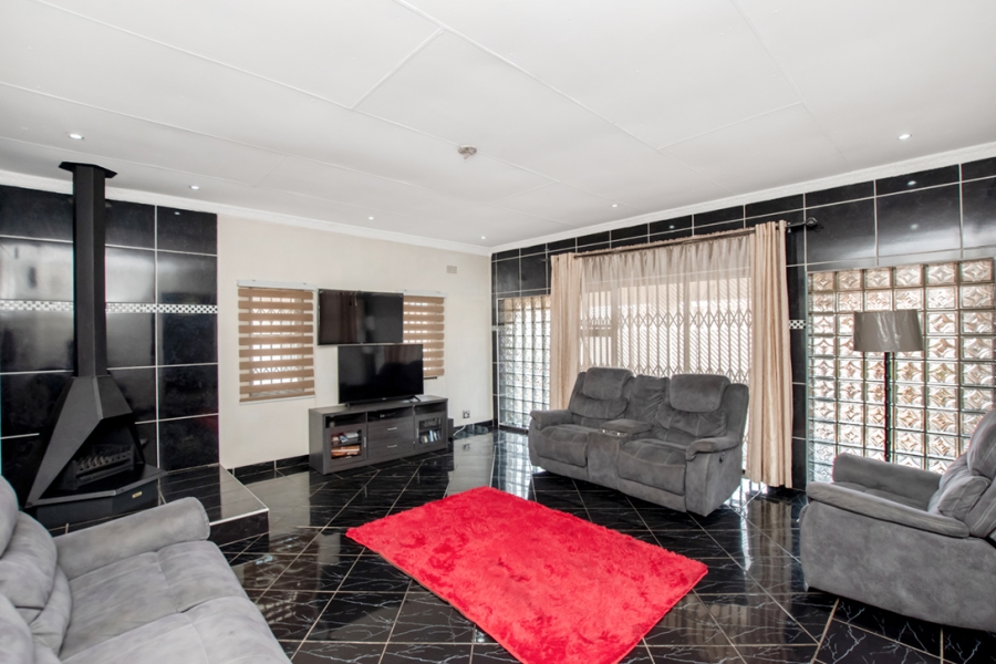 4 Bedroom Property for Sale in Delmore Park Gauteng