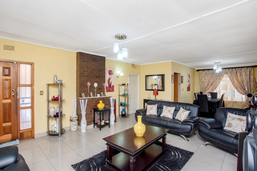4 Bedroom Property for Sale in Delmore Park Gauteng