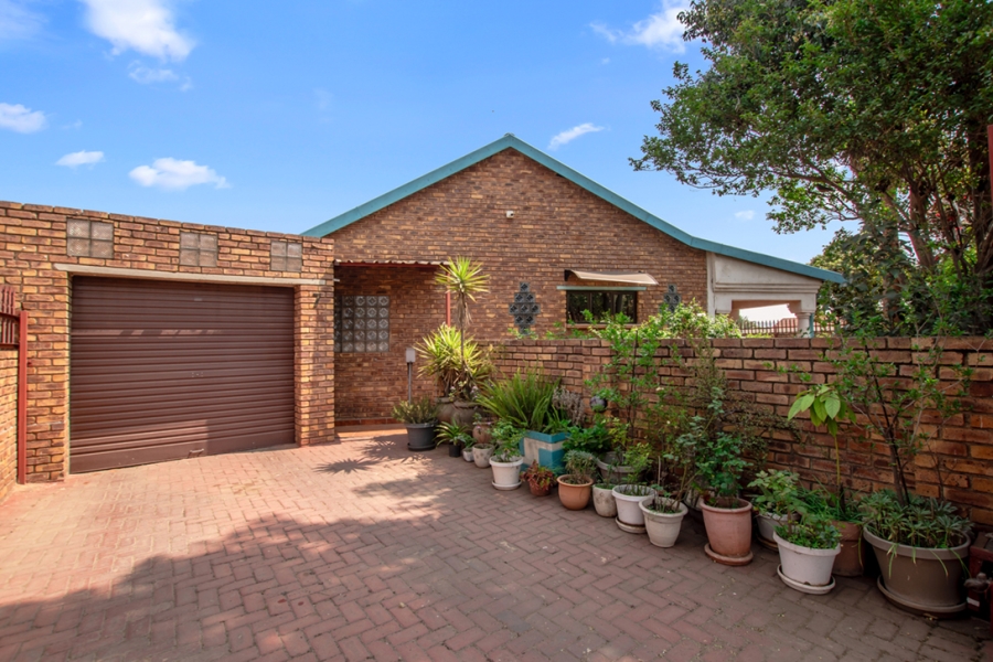 4 Bedroom Property for Sale in Delmore Park Gauteng
