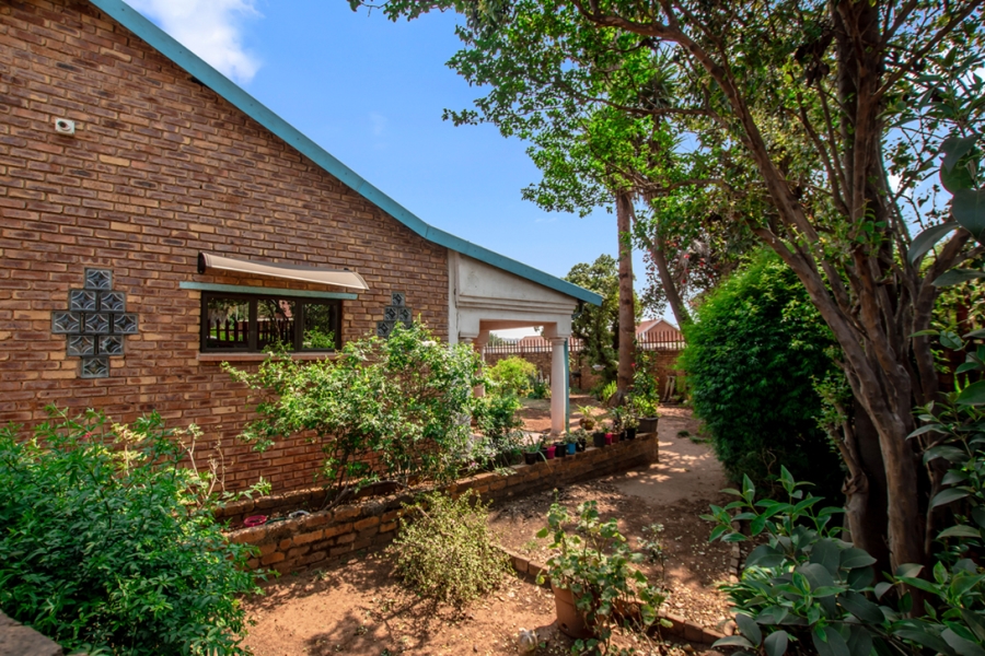 4 Bedroom Property for Sale in Delmore Park Gauteng