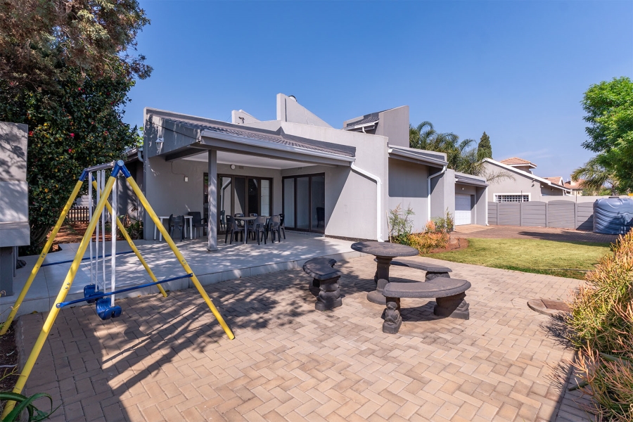 4 Bedroom Property for Sale in Farrarmere Gauteng
