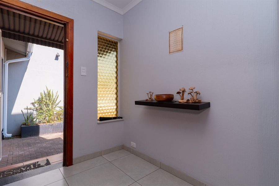 4 Bedroom Property for Sale in Farrarmere Gauteng