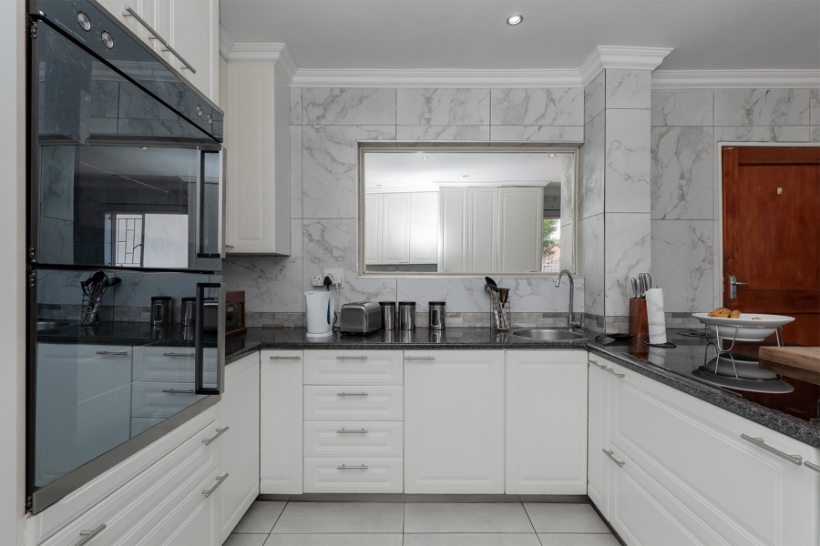 4 Bedroom Property for Sale in Farrarmere Gauteng