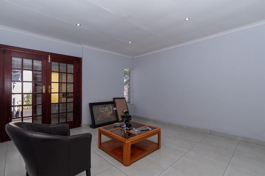 4 Bedroom Property for Sale in Farrarmere Gauteng