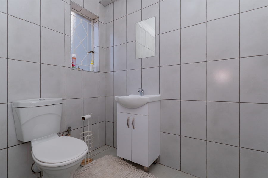 4 Bedroom Property for Sale in Farrarmere Gauteng