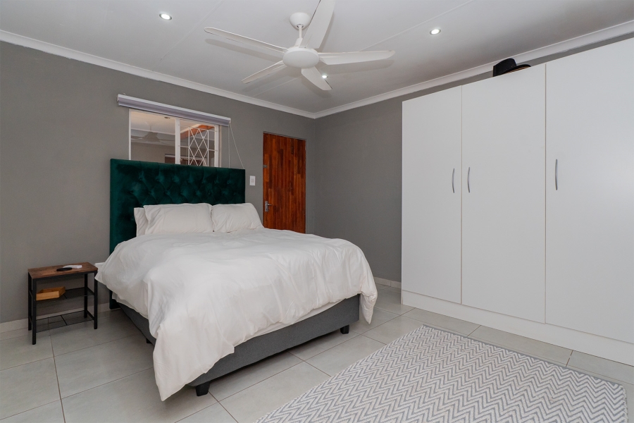 4 Bedroom Property for Sale in Farrarmere Gauteng