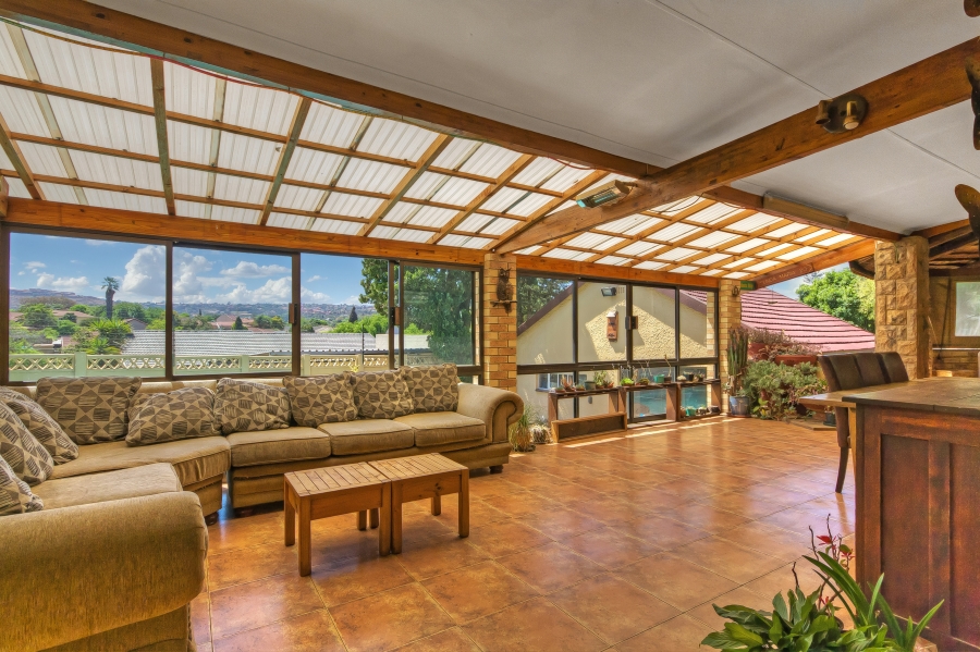3 Bedroom Property for Sale in Mondeor Gauteng