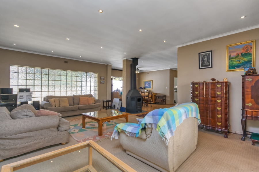 3 Bedroom Property for Sale in Mondeor Gauteng