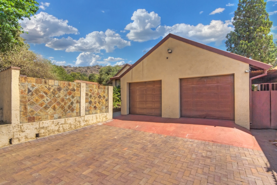 3 Bedroom Property for Sale in Mondeor Gauteng
