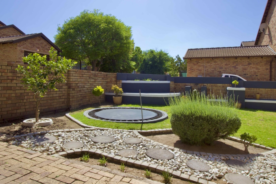 3 Bedroom Property for Sale in Amberfield Gauteng