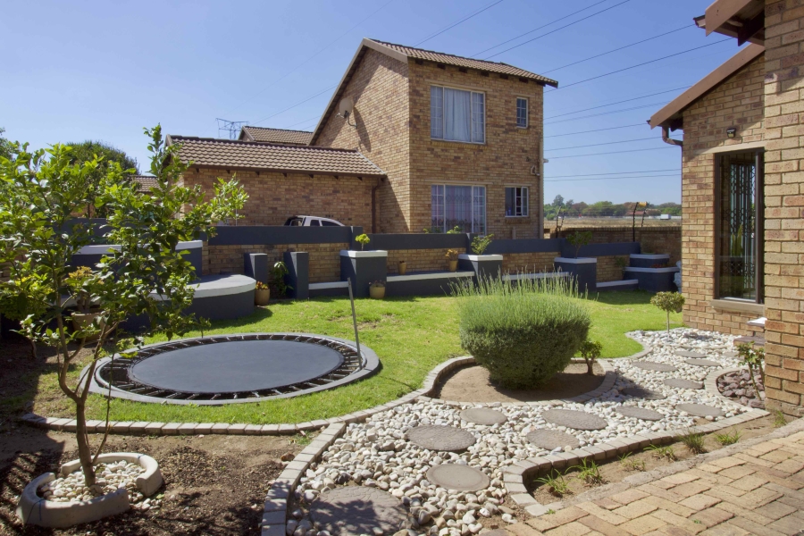 3 Bedroom Property for Sale in Amberfield Gauteng