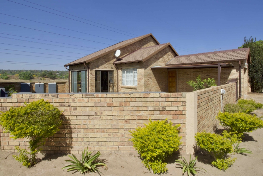 3 Bedroom Property for Sale in Amberfield Gauteng