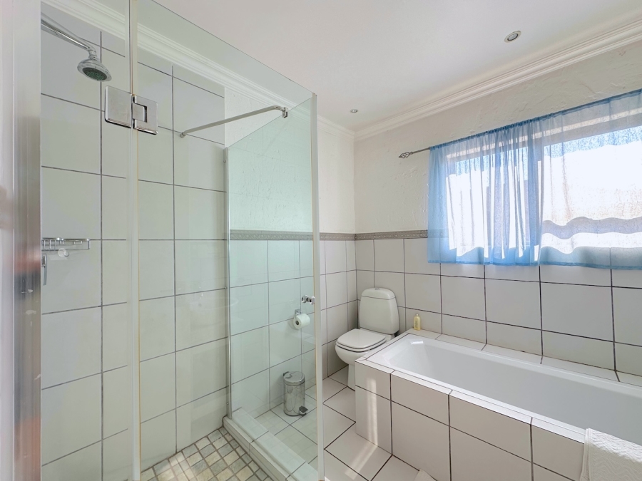 5 Bedroom Property for Sale in Vaalview Gauteng