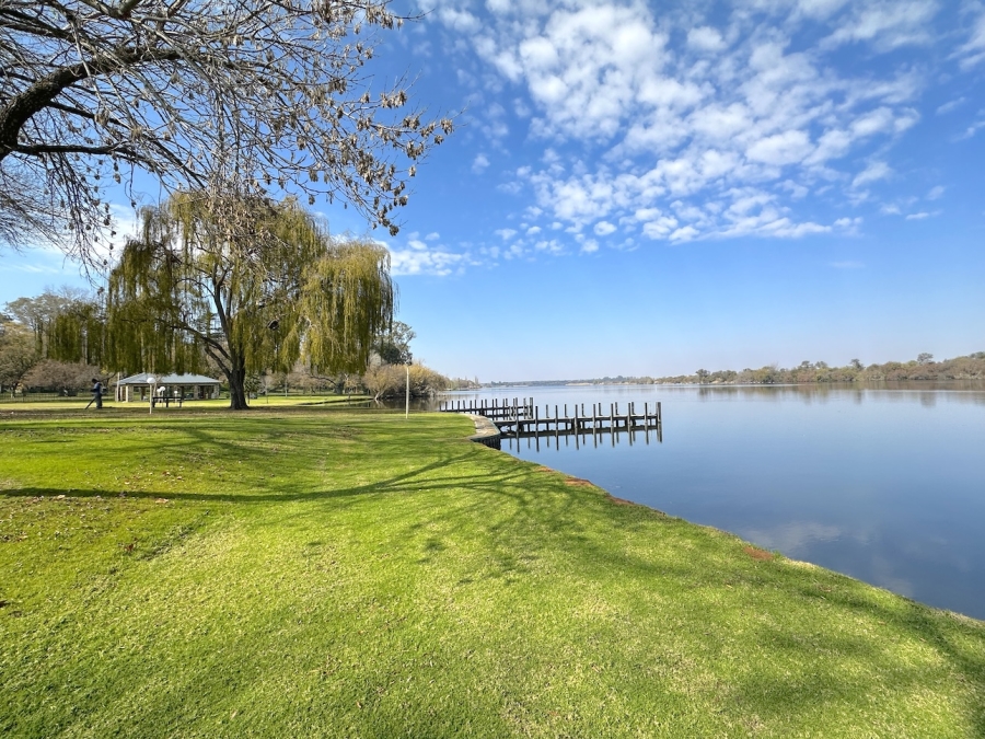 5 Bedroom Property for Sale in Vaalview Gauteng