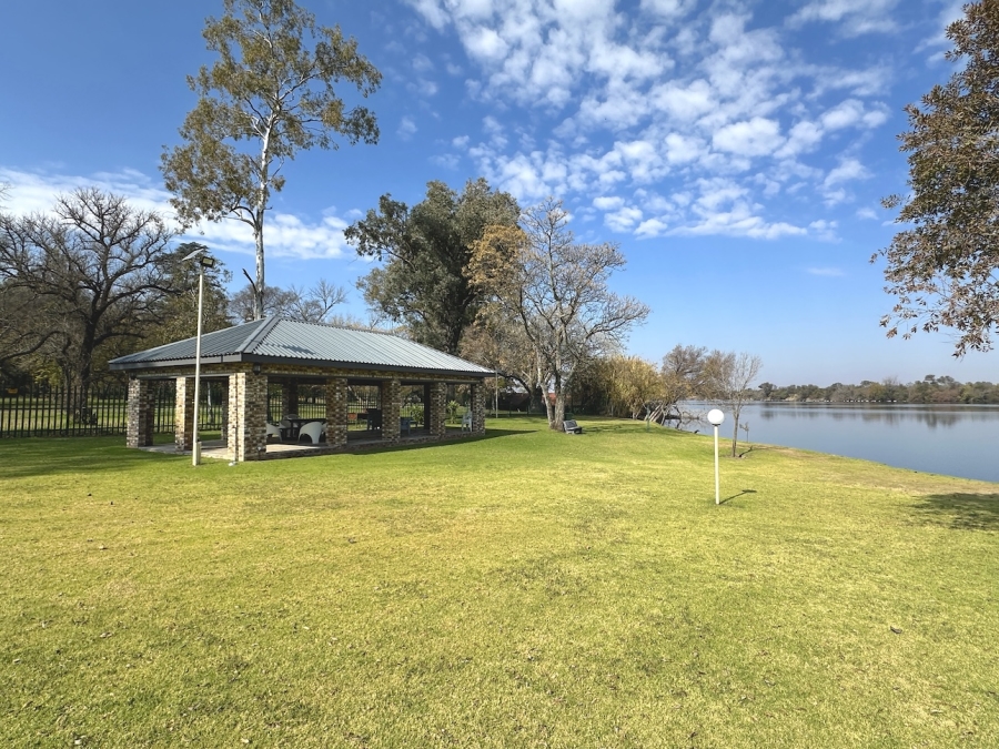 5 Bedroom Property for Sale in Vaalview Gauteng