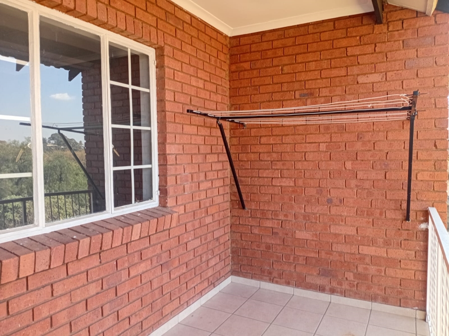 2 Bedroom Property for Sale in Rosettenville Gauteng