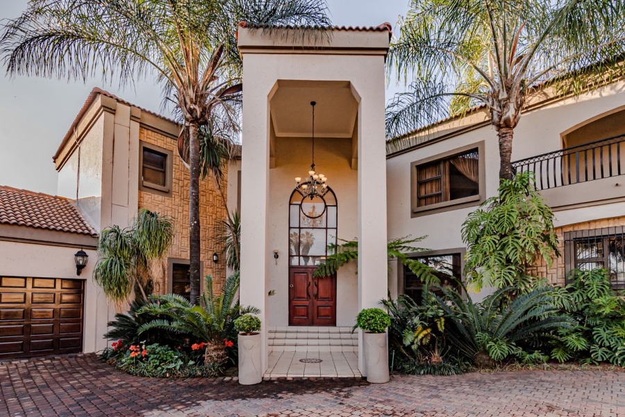 5 Bedroom Property for Sale in Waterkloof Ridge Gauteng