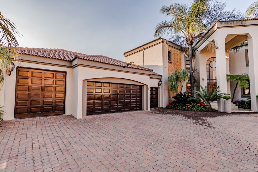 5 Bedroom Property for Sale in Waterkloof Ridge Gauteng