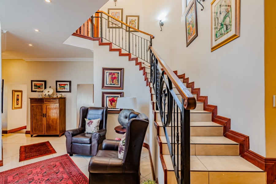 5 Bedroom Property for Sale in Waterkloof Ridge Gauteng