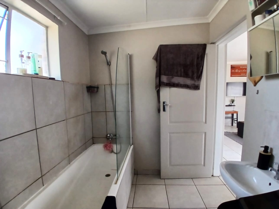 2 Bedroom Property for Sale in Villieria Gauteng