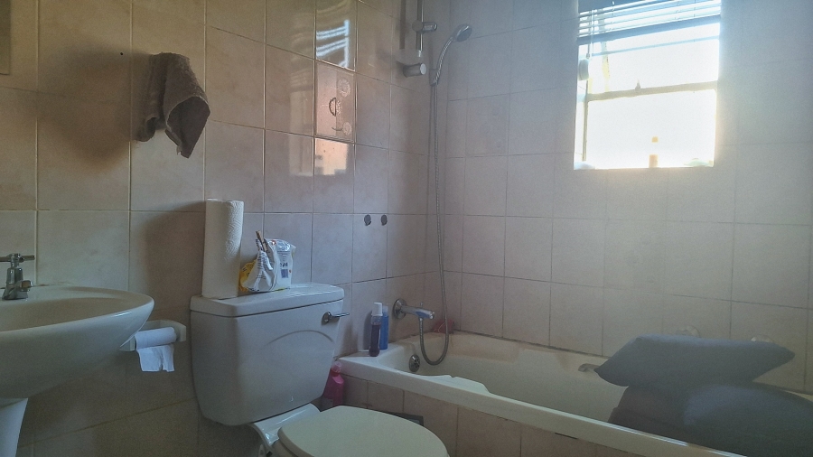To Let 2 Bedroom Property for Rent in Allens Nek Gauteng