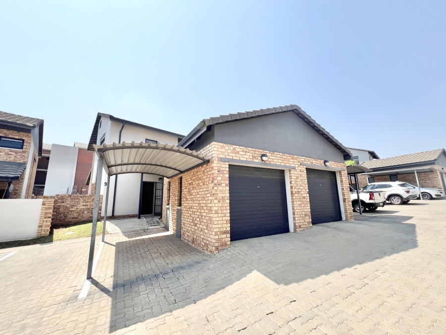 3 Bedroom Property for Sale in Amberfield Gauteng
