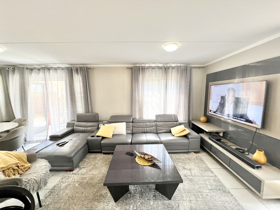 3 Bedroom Property for Sale in Amberfield Gauteng
