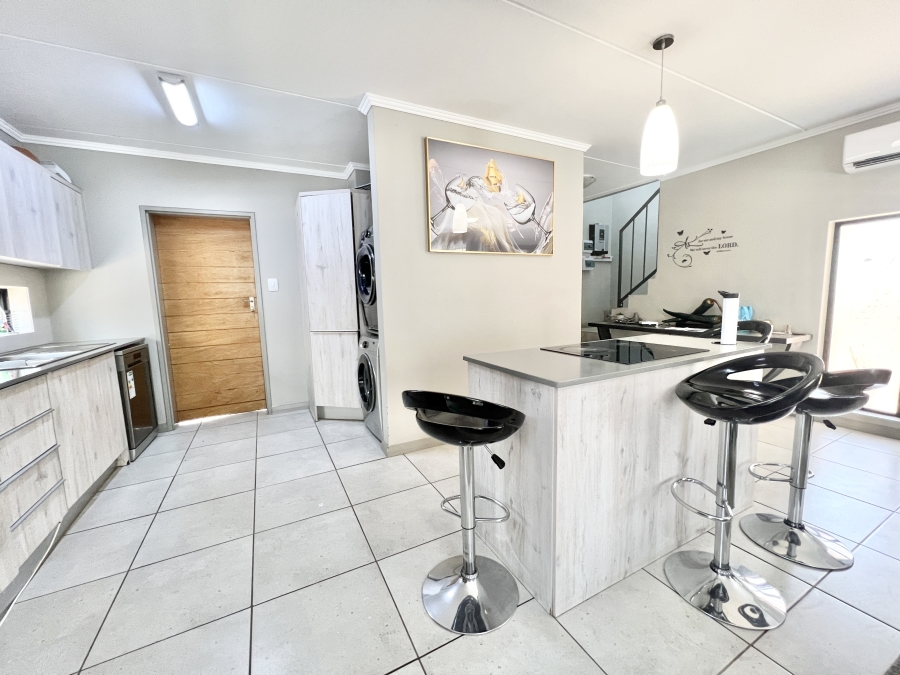 3 Bedroom Property for Sale in Amberfield Gauteng