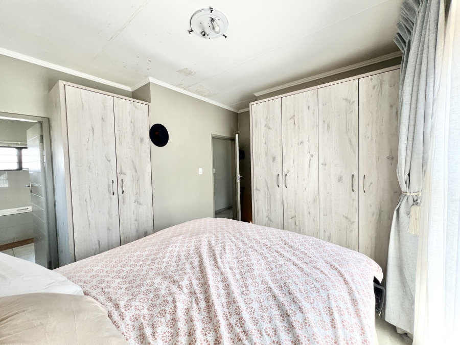 3 Bedroom Property for Sale in Amberfield Gauteng