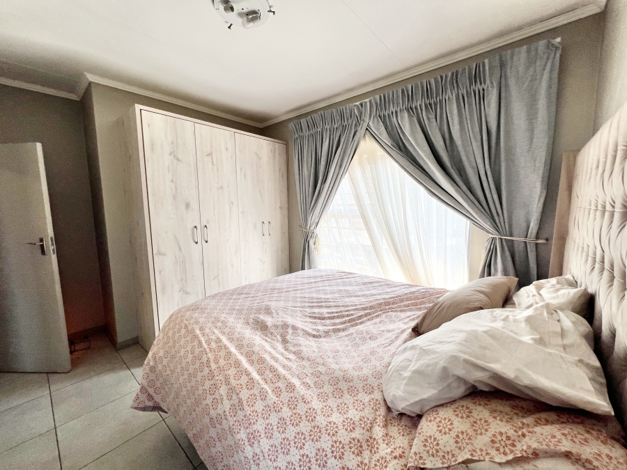 3 Bedroom Property for Sale in Amberfield Gauteng