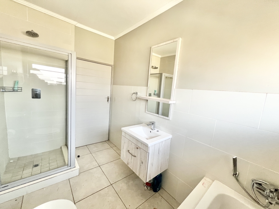 3 Bedroom Property for Sale in Amberfield Gauteng