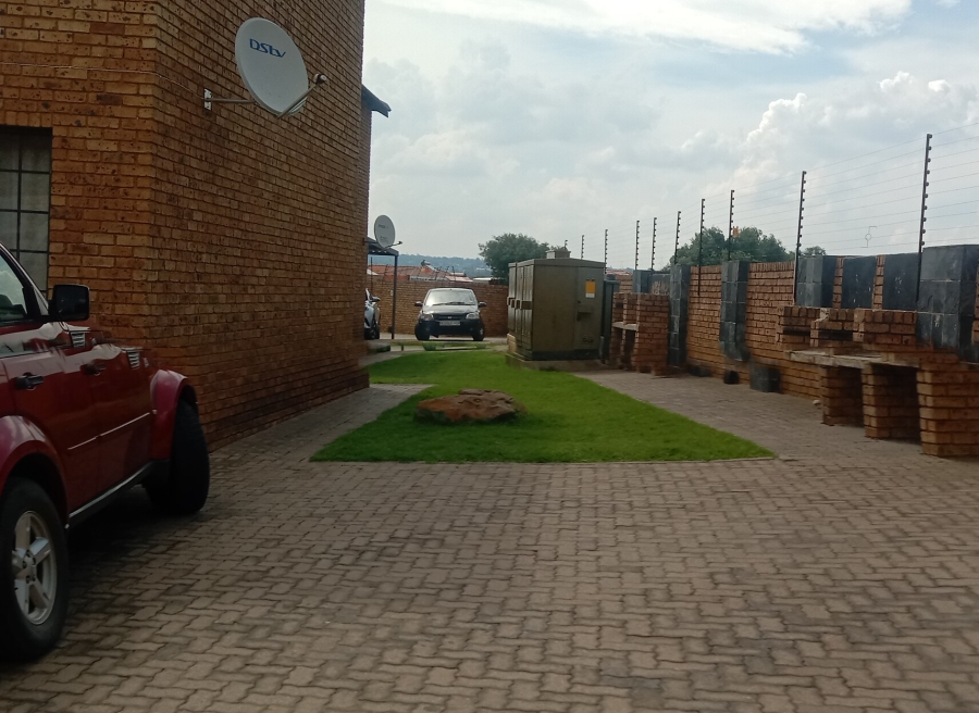 2 Bedroom Property for Sale in Elspark Gauteng